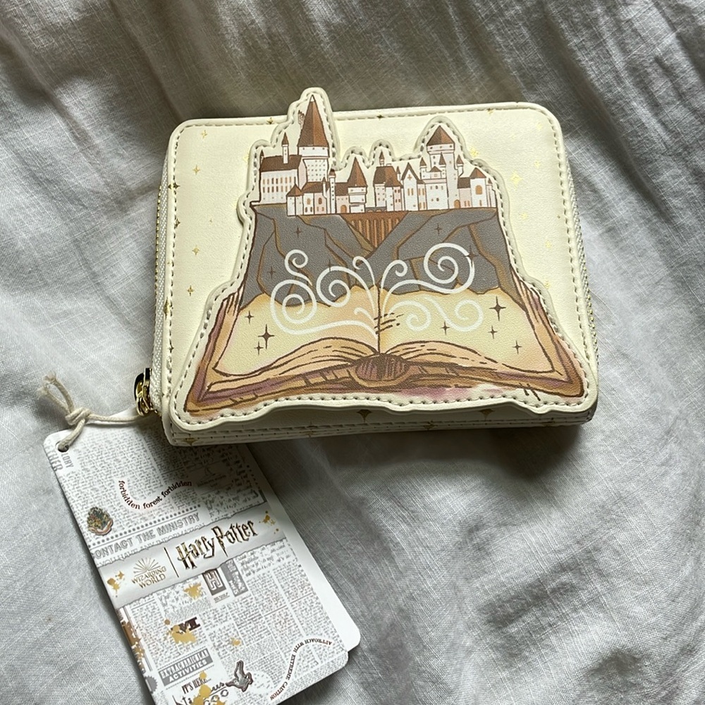 NWT Loungefly Harry Potter “Spell Book & Castle” Zip-Around Wallet